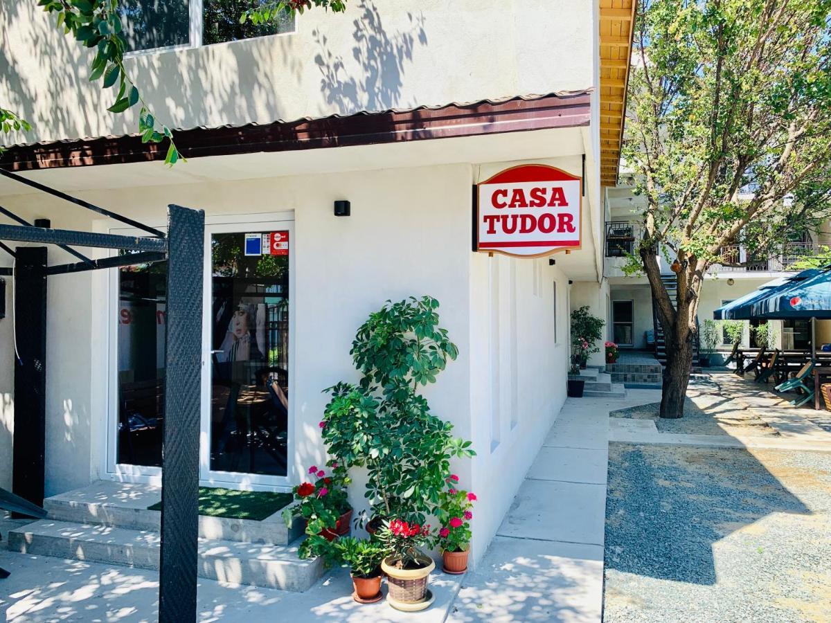 Casa Tudor คอสติเนช ภายนอก รูปภาพ
