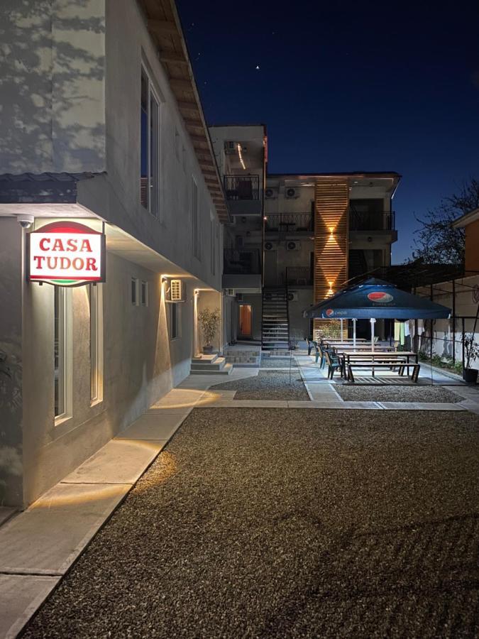 Casa Tudor คอสติเนช ภายนอก รูปภาพ